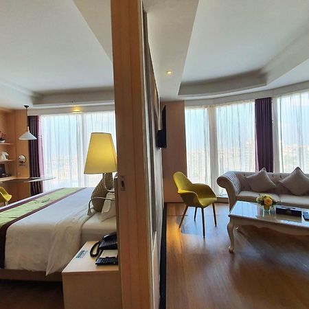 The Bazaar Hotel Bangkok Extérieur photo