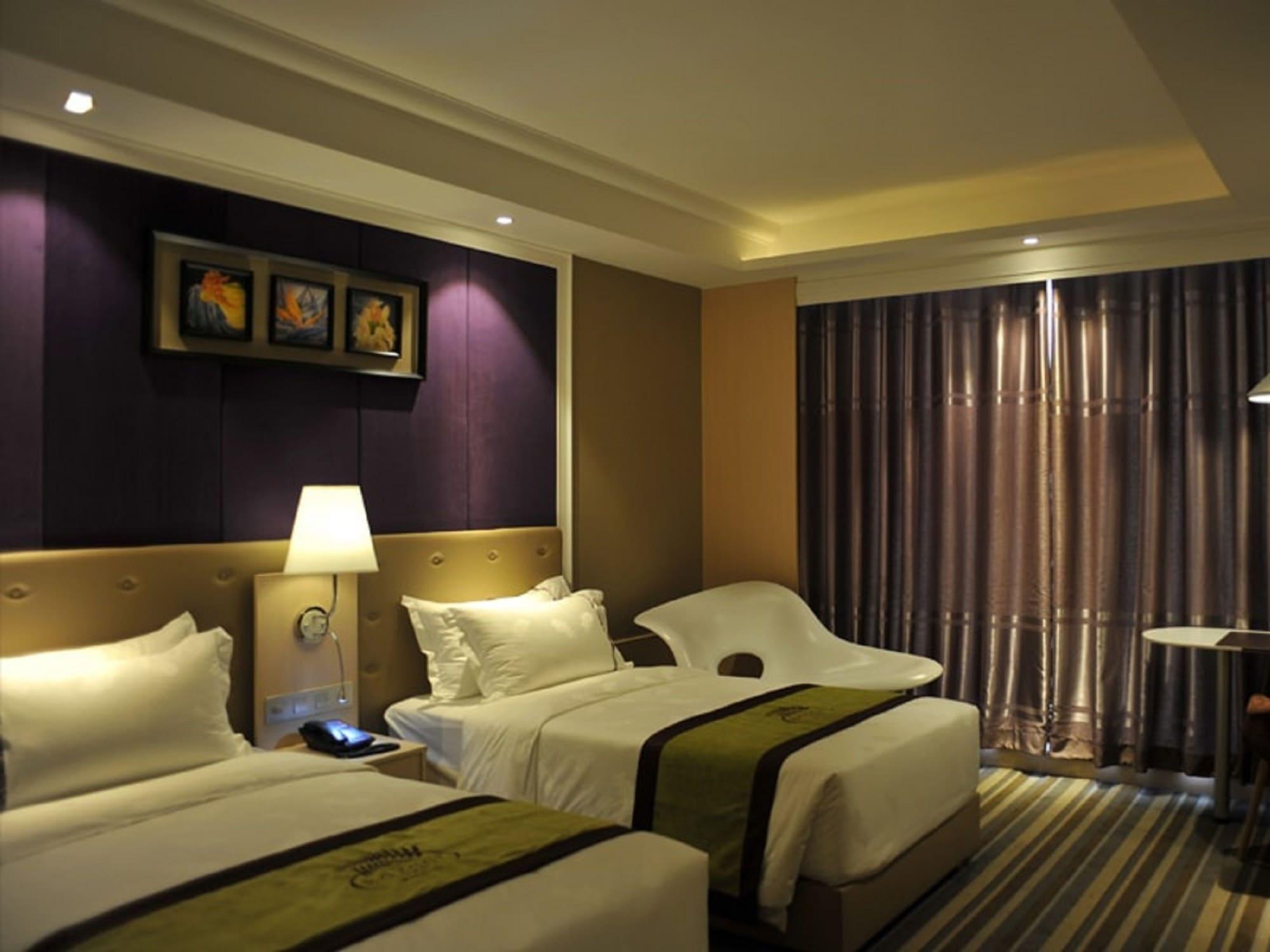 The Bazaar Hotel Bangkok Extérieur photo