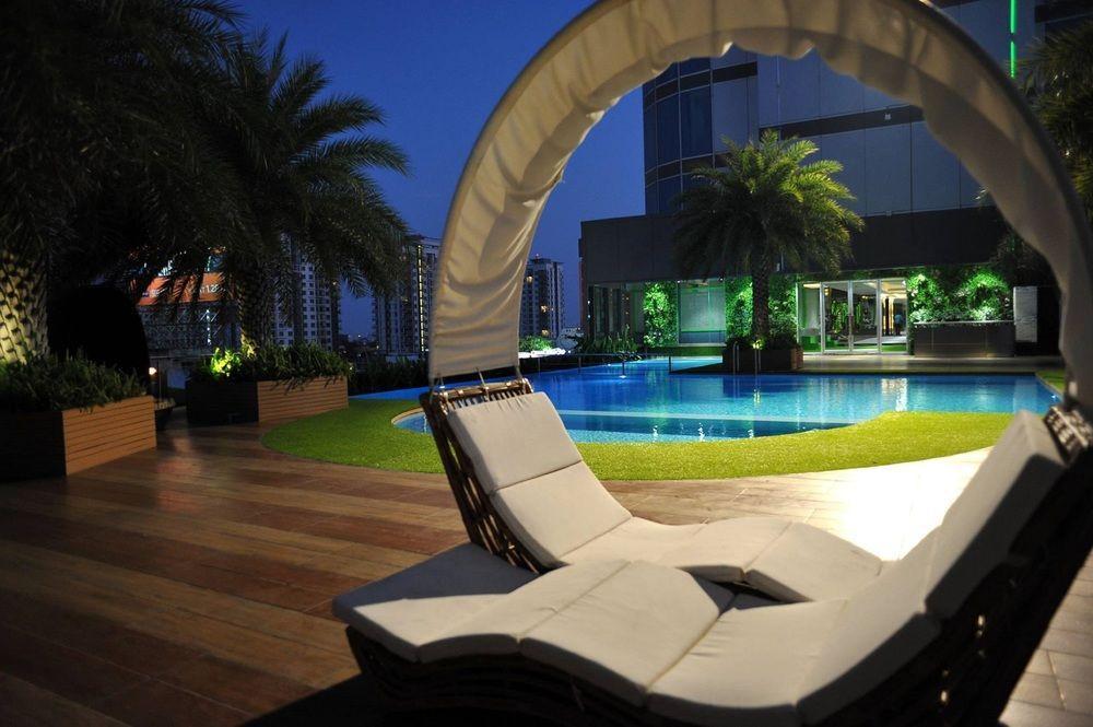 The Bazaar Hotel Bangkok Extérieur photo