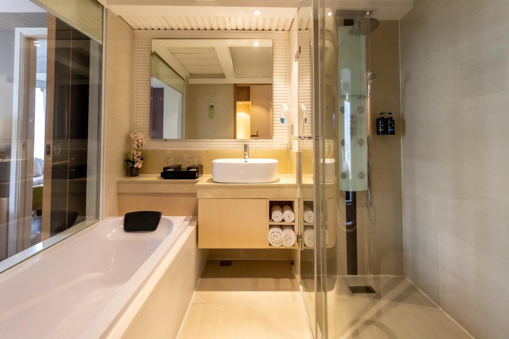 The Bazaar Hotel Bangkok Extérieur photo