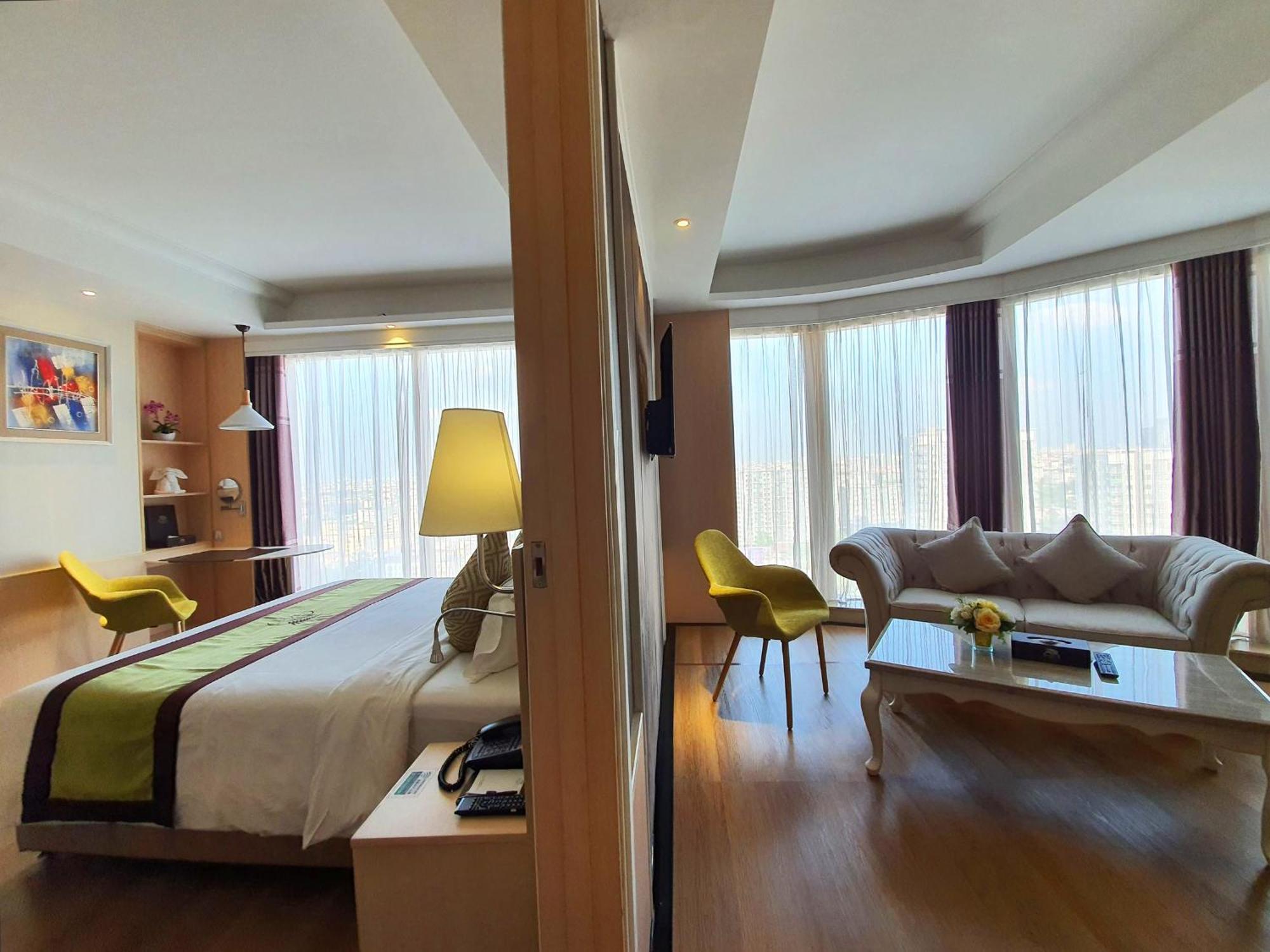 The Bazaar Hotel Bangkok Extérieur photo