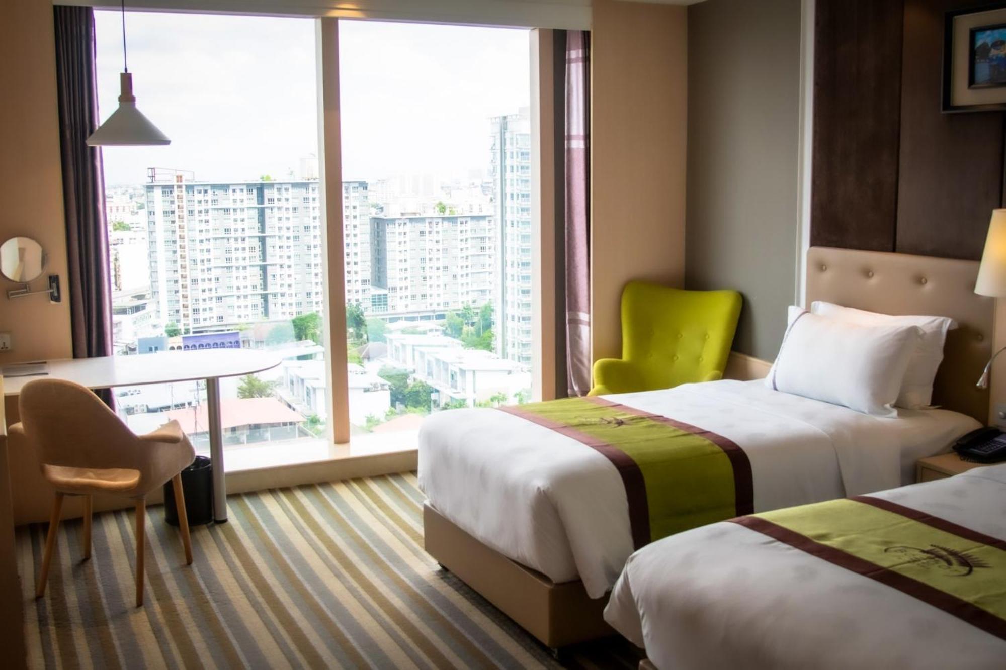 The Bazaar Hotel Bangkok Extérieur photo