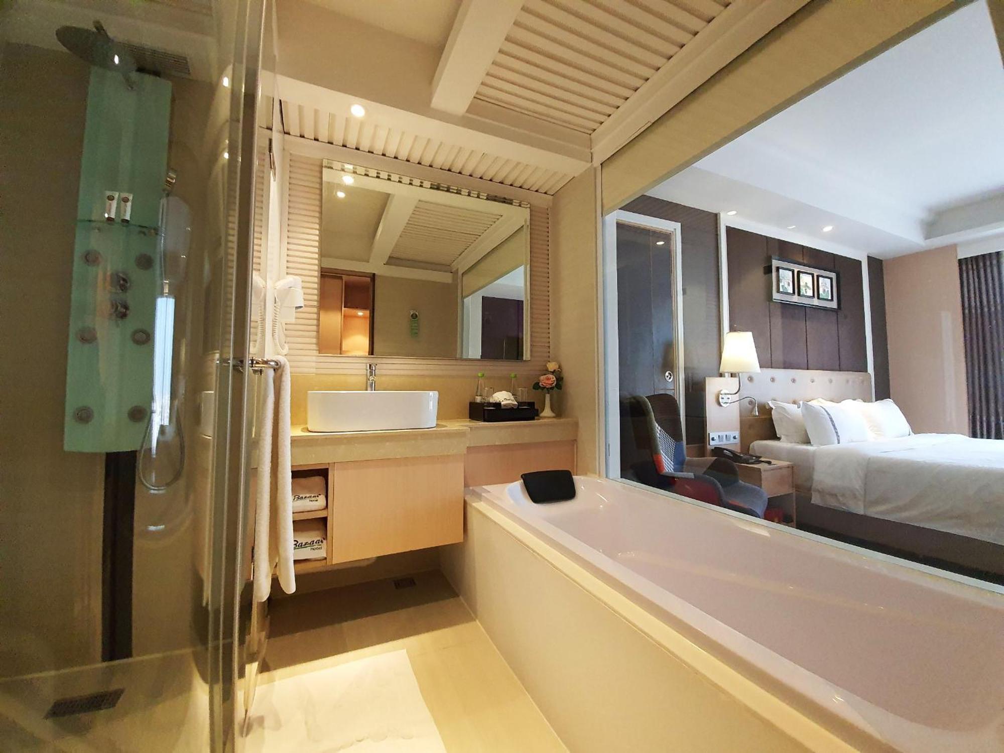 The Bazaar Hotel Bangkok Extérieur photo