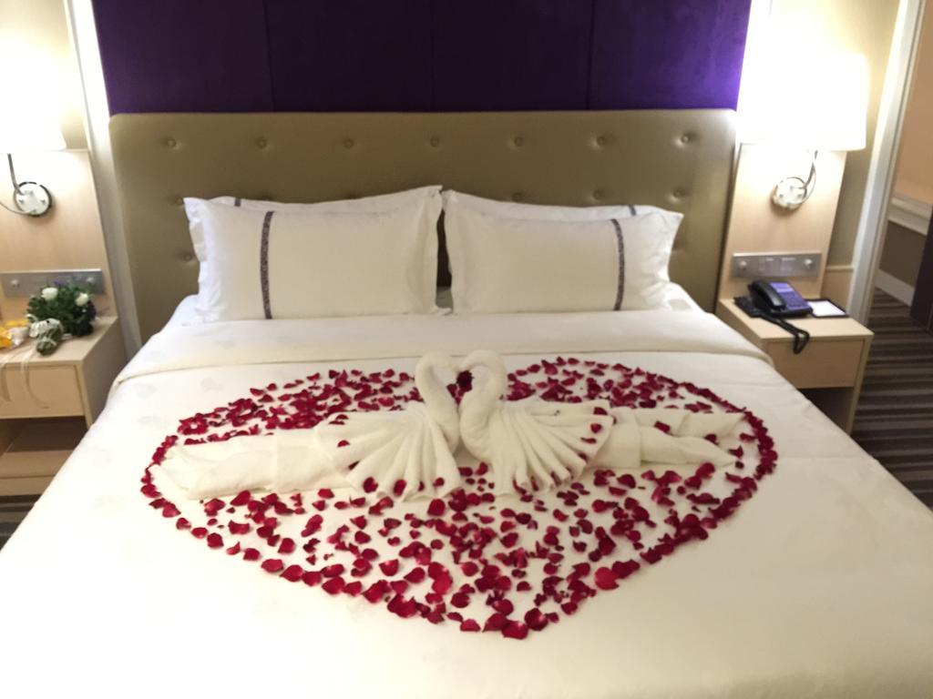 The Bazaar Hotel Bangkok Extérieur photo